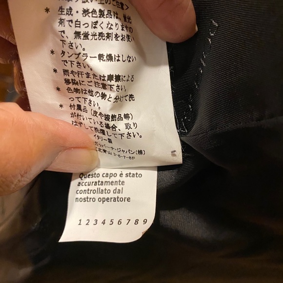 Dolce & Gabbana 100% Cashmere Blazer. - Picture 9 of 10